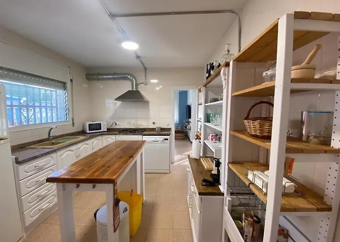 Lola'S Beach House