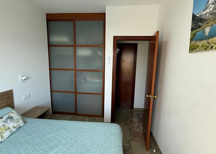 Babu Home Bcn - Welcoming, Peaceful, 20 Min Airport Drive, Easy Street Parking, 70M2