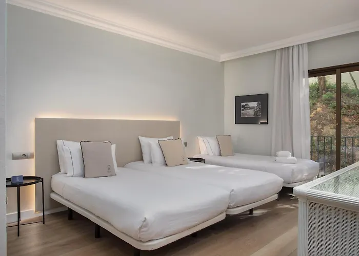 Hotel Montjoi by Brava Hoteles