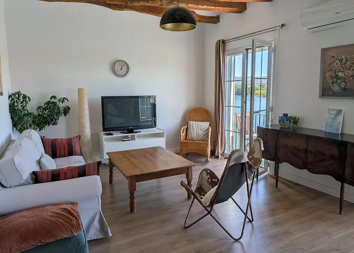 River Ebro Apartments