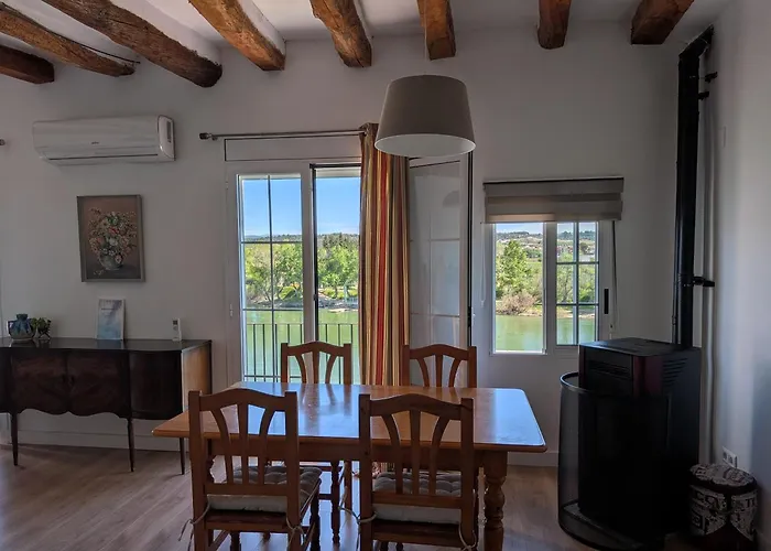 River Ebro Apartments