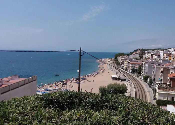 Beachfront Apartment With Sea Views & Private Parking