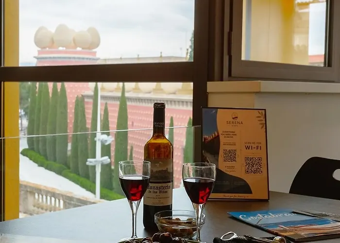 Apartamento ático enfrente del Museo Dalí