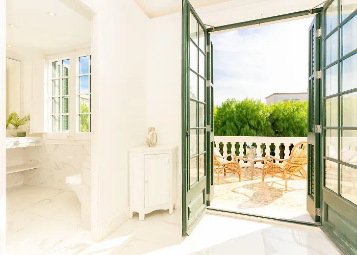 Villa De Los Leones In Heart Of Sitges By Beach And Town With Ac & Games