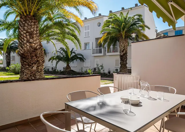 Apartamentos Estival Park