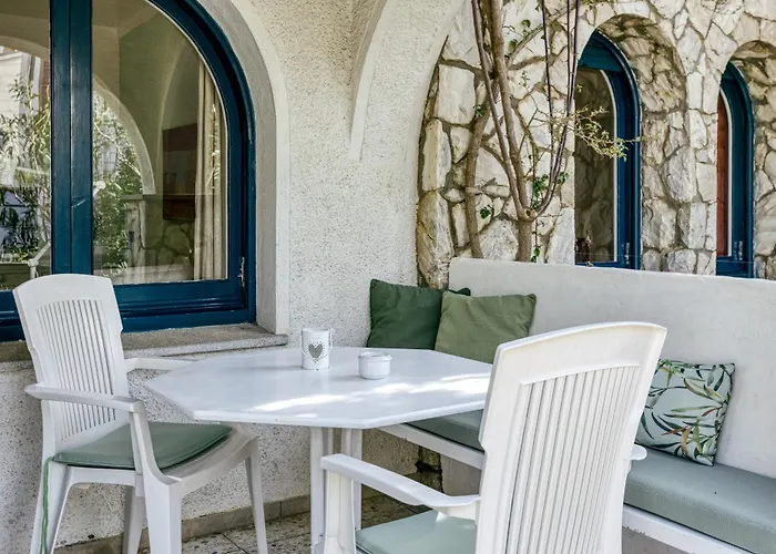 Art- Apartamentos Revilla Tacke F
