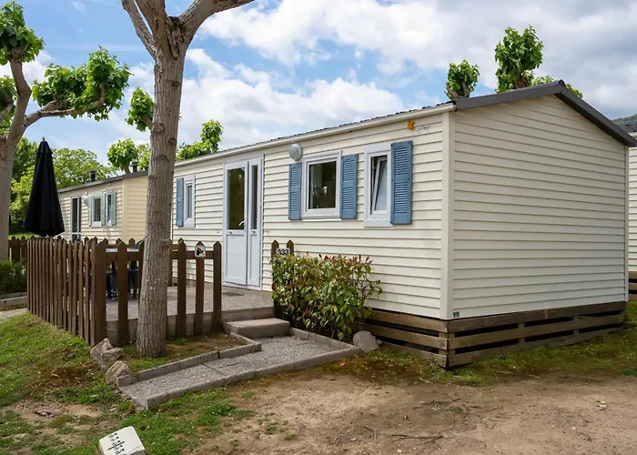 Camping Bungalow El Llac De Banyoles