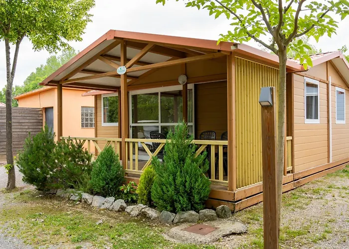 Camping Bungalow El Llac De Banyoles