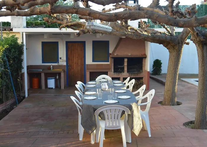 VILLA LAGEM, Casa con piscina, barbacoa, jardín