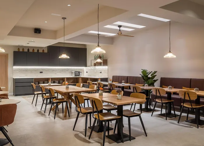 Aerohotel Barcelona Airport 24H
