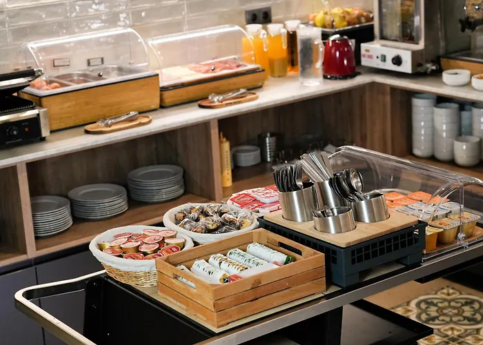 Aerohotel Barcelona Airport 24H