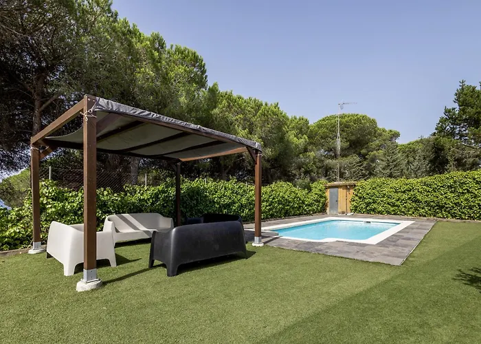 Your Pet-Friendly Home In Sant Pol