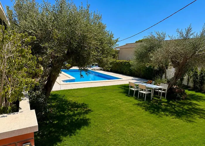 Villa entre viñas y mar