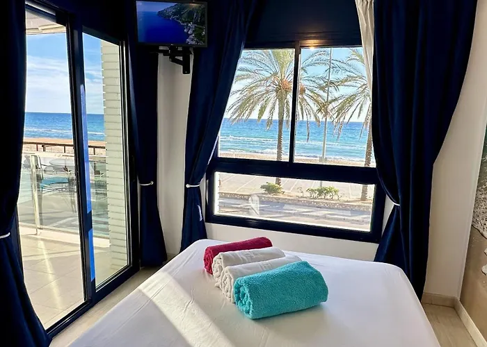 Calafell En Primera Linea De Mar Con Piscina