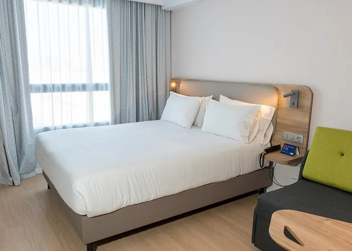 Holiday Inn Express & Suites Barcelona - Sabadell By Ihg