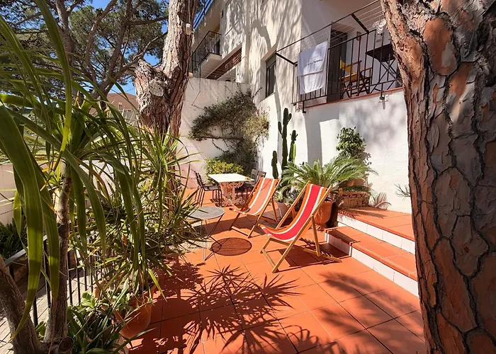 Recently Renovated Duplex-Garden 50M Tamariu Beach