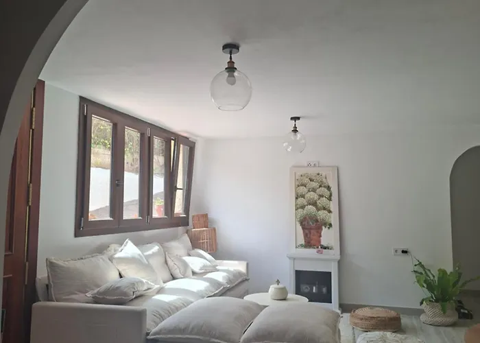 Amira Home Suite
