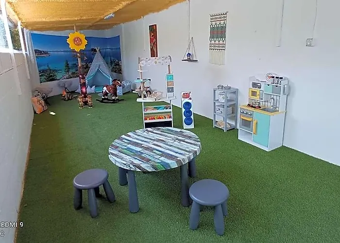 Benasha House With Playground Room