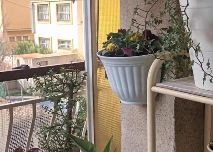 apartamento cerca playa ,estación tren y garaje gratis