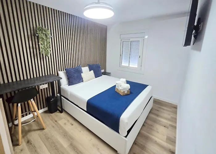 Private Rooms Easy Access To Airport & City Center