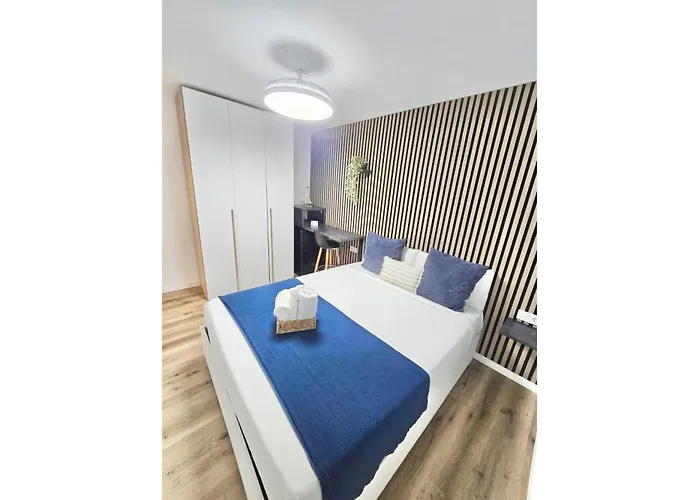 Private Rooms Easy Access To Airport & City Center