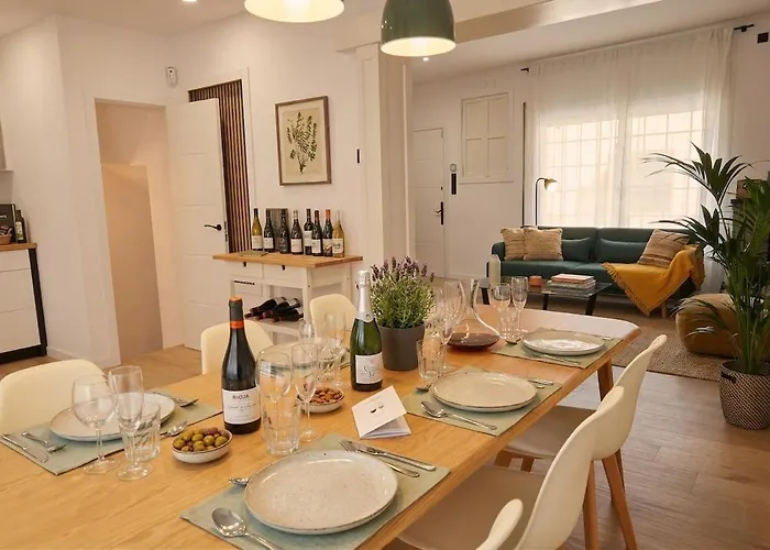 Family Home 3 Mins Walk Beach & Village