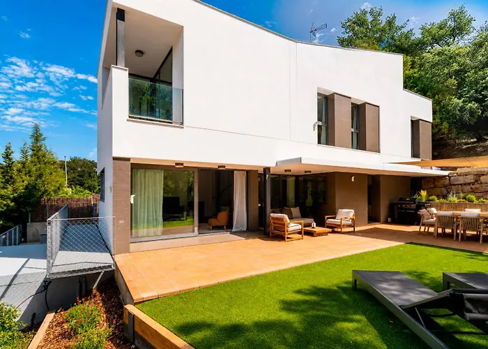 Forest Villa Barcelona - With Bbq And Outdoor Shower