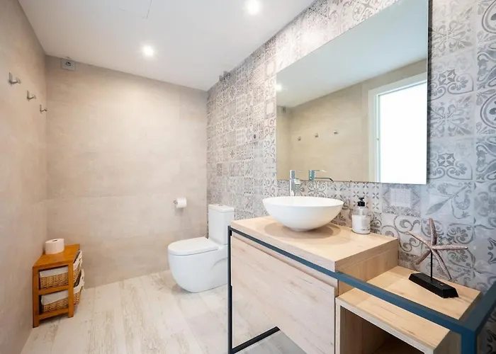 Bonita casa con piscina compartida junto Barcelona Centro
