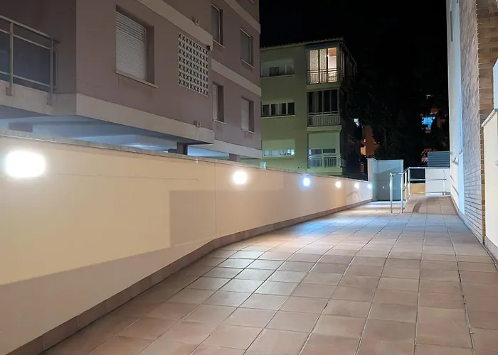 Beachside Apartment With Private Parking & Nature Views