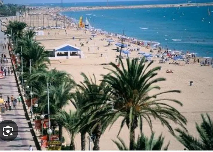 Cerca Playa,Del Tren ,Garaje Y Wufi Gratis