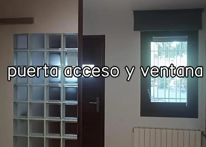 apartamento aislado jardín y piscina