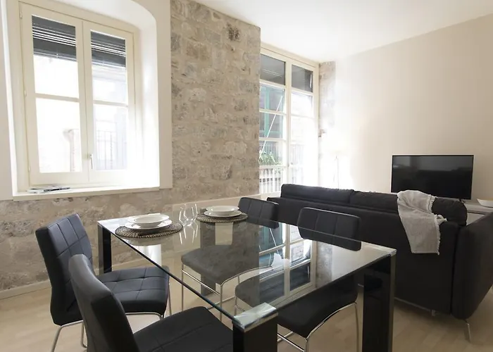 Bravissimo Cort Reial-1A
