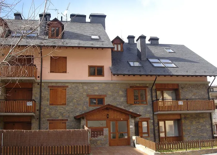 Apartamentos wifi Baqueira&Aigüestortes con jardín privado