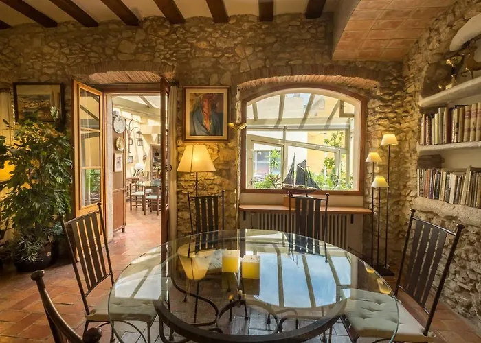 Can Felip Apartments