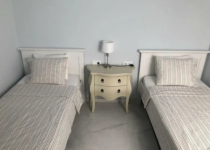 2 Bedroom Apartment In The Old Town, Close To The Beach