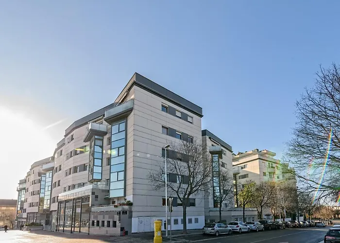 Apartamento lujo& piscina junto Barcelona Centro